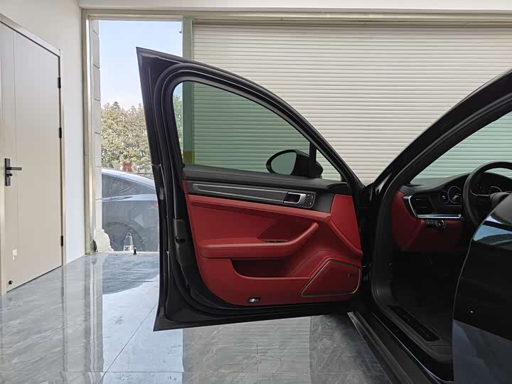 Фото 9 - Porsche Panamera