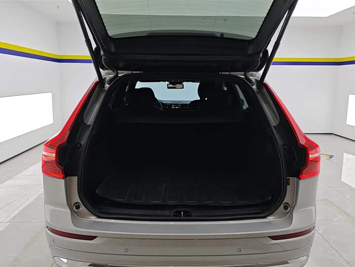 Фото 4 - Volvo XC60