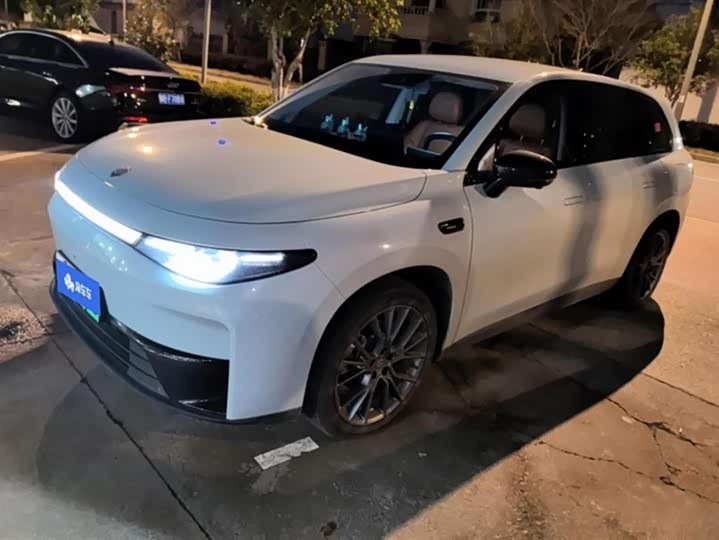 Фото 1 - Leapmotor C10