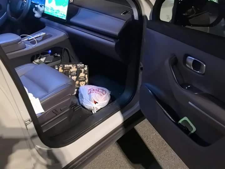 Фото 8 - Leapmotor C10