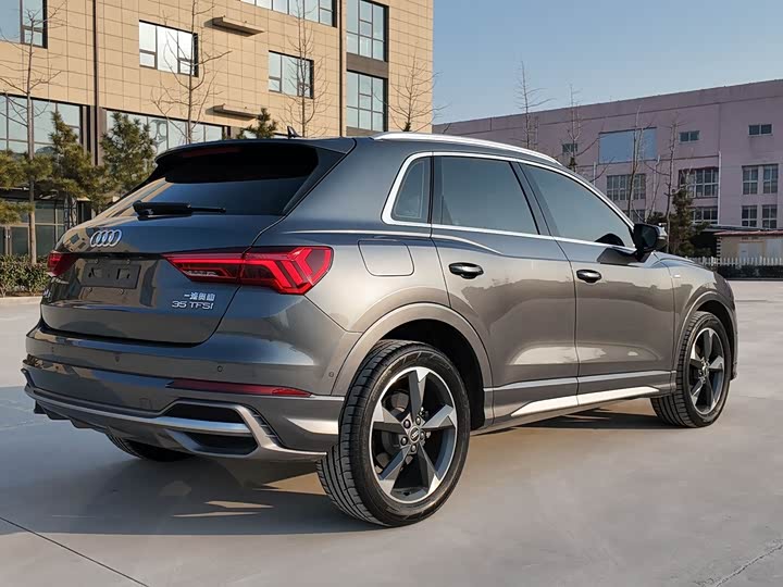 Фото 4 - Audi Q3