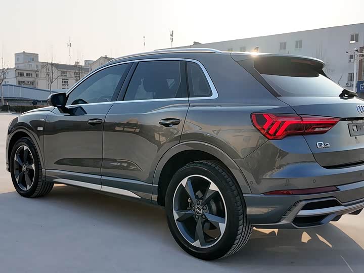 Фото 6 - Audi Q3