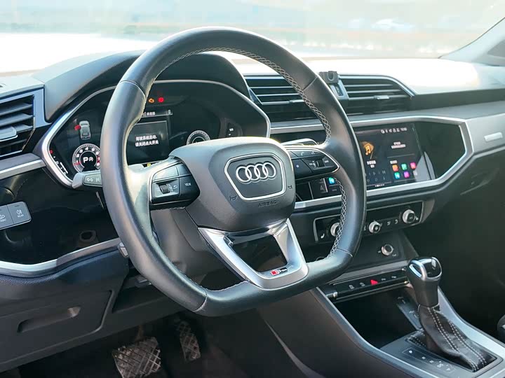 Фото 7 - Audi Q3