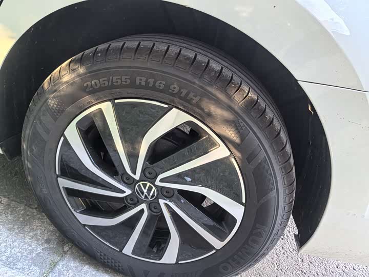 Фото 7 - Volkswagen Lavida