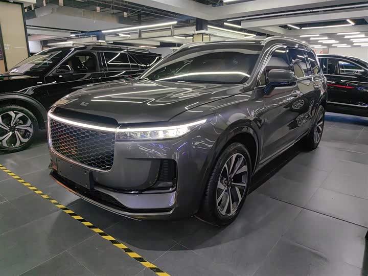 Фото 1 - LiXiang One