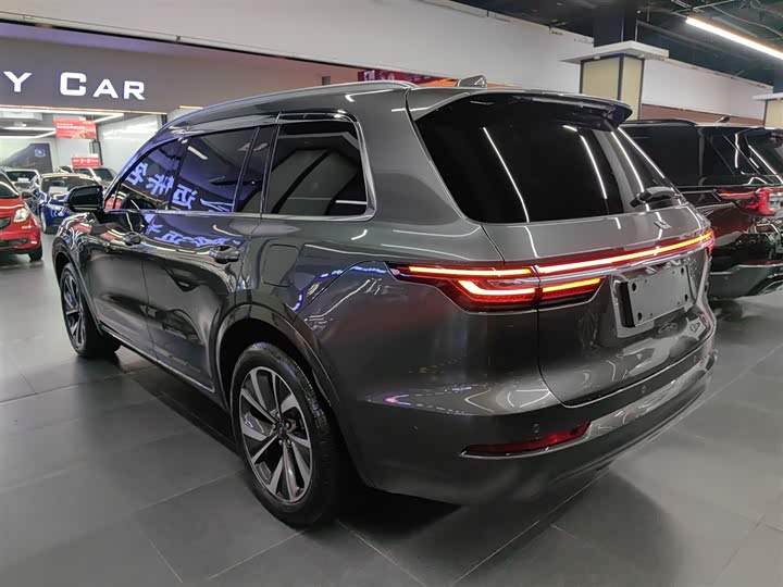 Фото 5 - LiXiang One