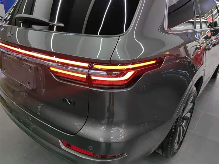 Фото 8 - LiXiang One