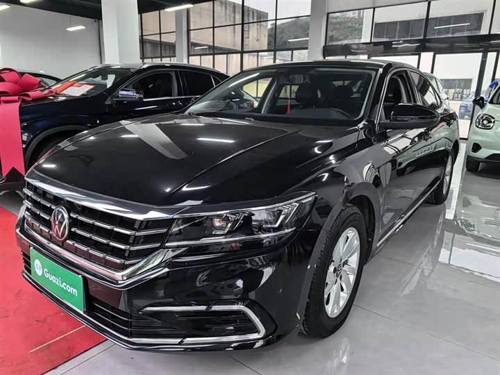 Фото 1 - Volkswagen Passat