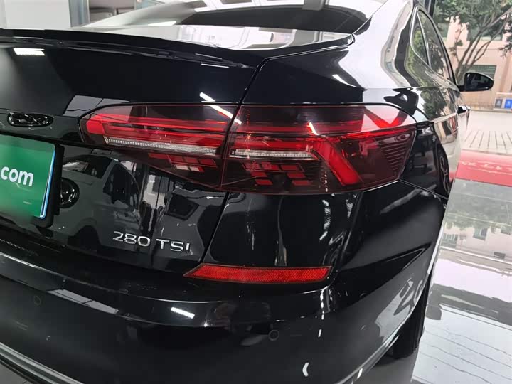 Фото 8 - Volkswagen Passat