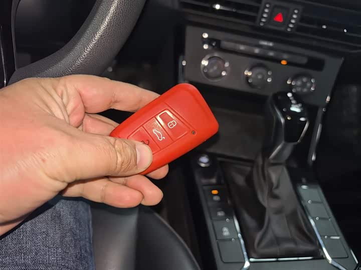 Фото 9 - Volkswagen Passat