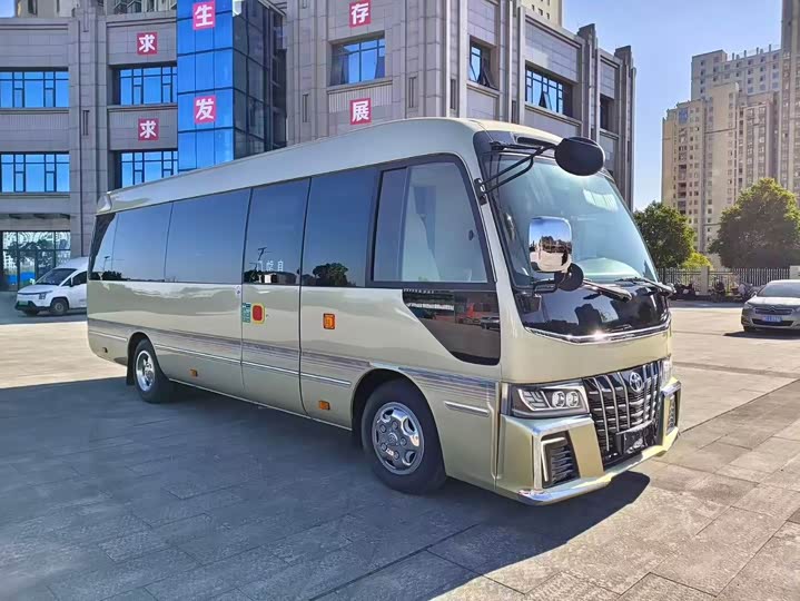 Фото 2 - Toyota Coaster