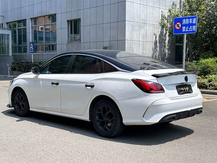 Фото 7 - MG Motor 5