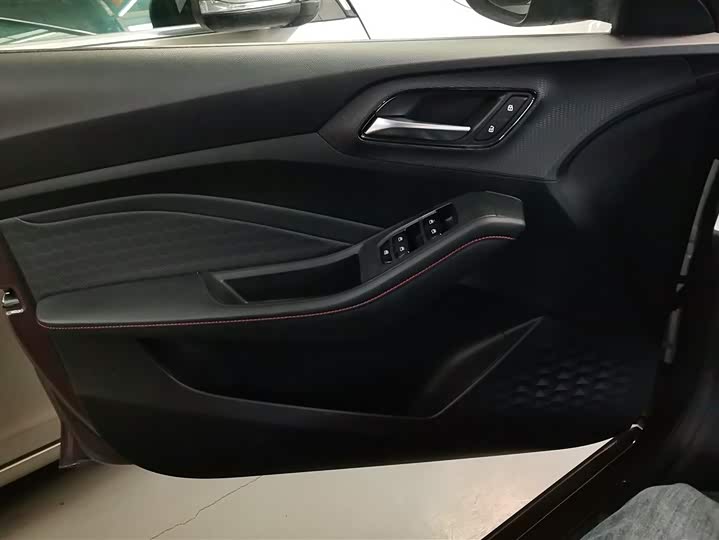 Фото 7 - MG Motor 5