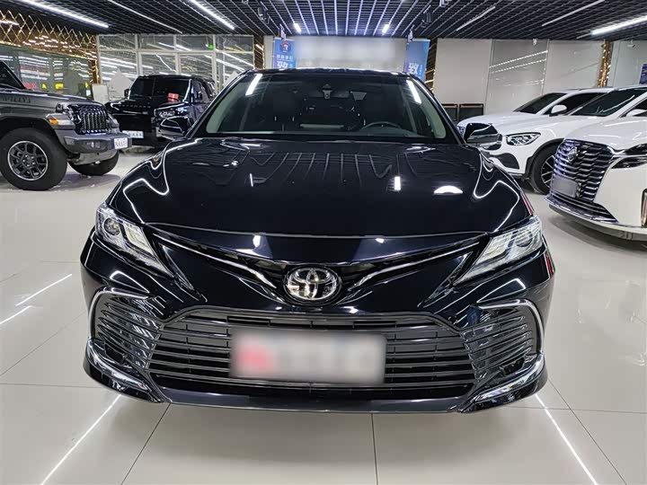 Фото 3 - Toyota Camry
