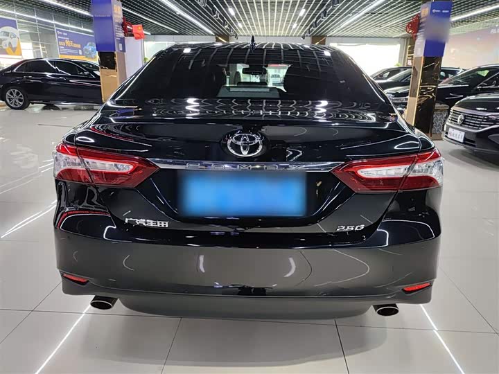 Фото 6 - Toyota Camry