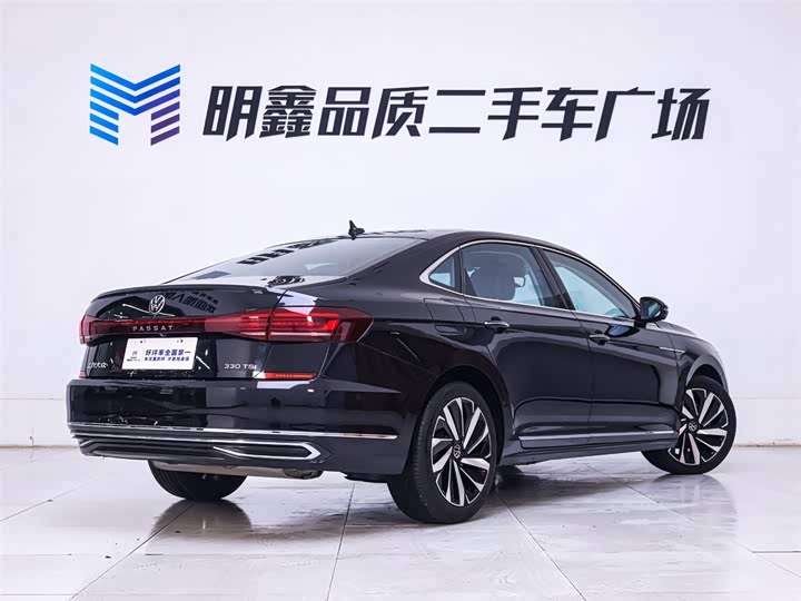 Фото 7 - Volkswagen Passat