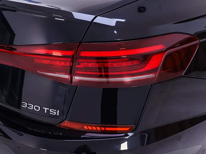 Фото 9 - Volkswagen Passat