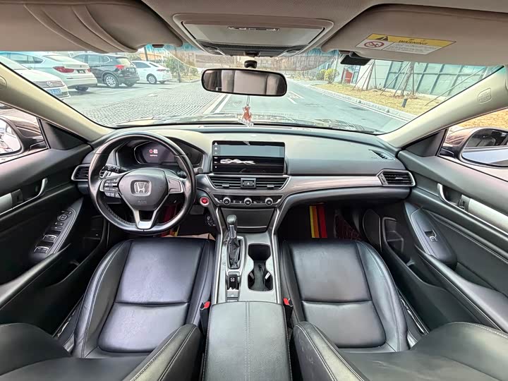 Фото 7 - Honda Accord