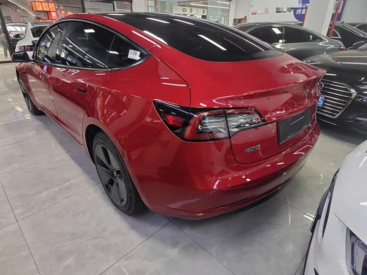 Фото 5 - Tesla Model 3