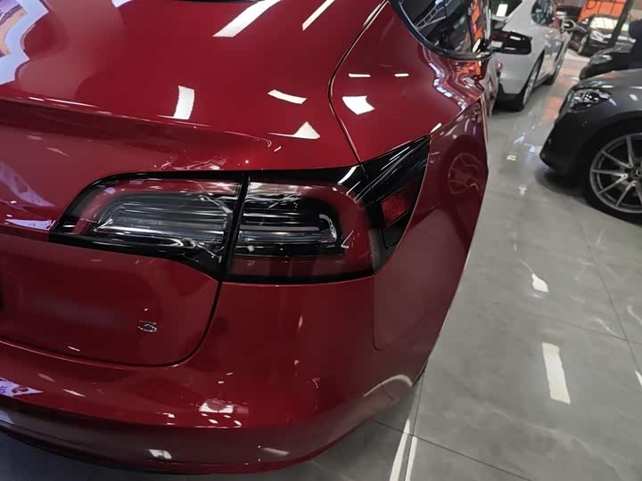 Фото 8 - Tesla Model 3