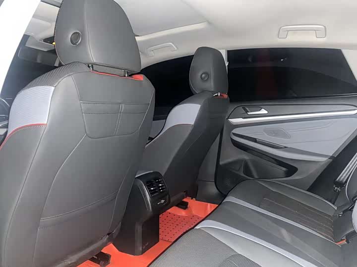 Фото 9 - Volkswagen Lamando L