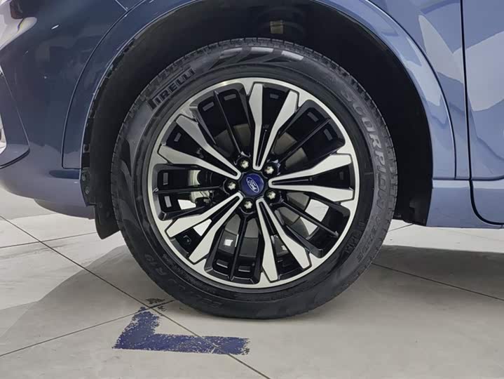 Фото 6 - Ford Escape