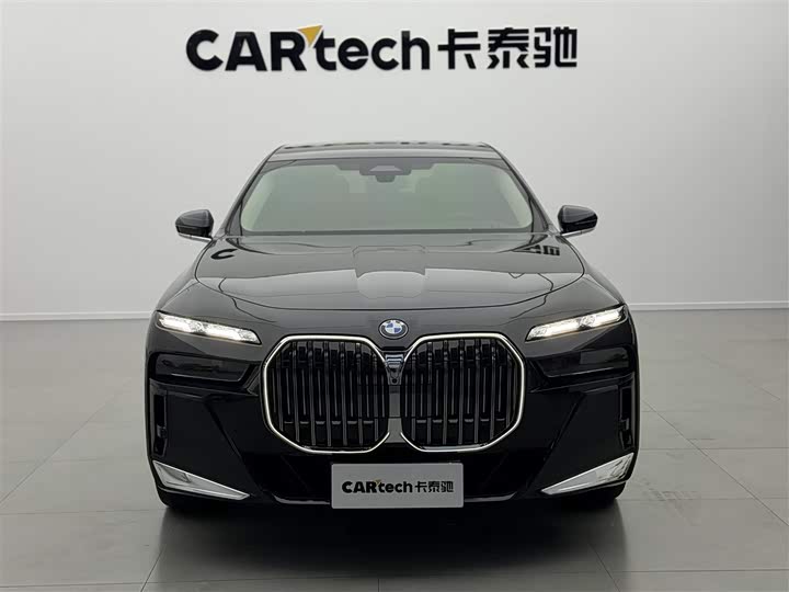 Фото 6 - BMW 7 Series