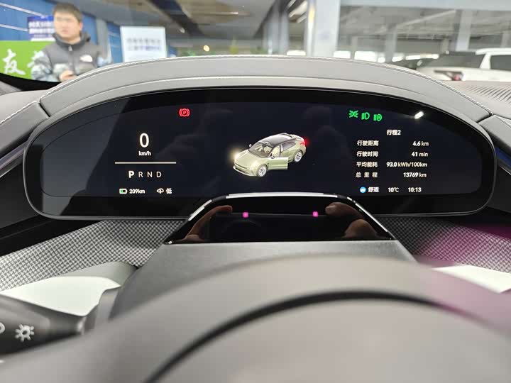 Фото 6 - Zeekr 001