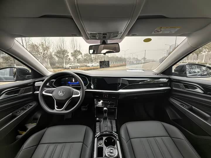 Фото 5 - Volkswagen Passat Hybrid