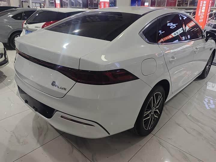 Фото 3 - BYD Qin Plus