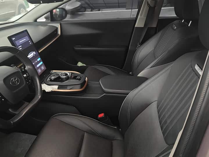 Фото 9 - Toyota bZ3