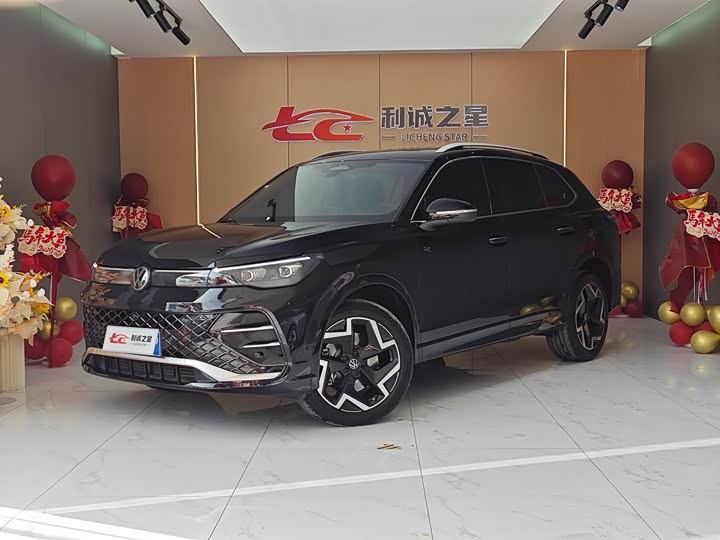 Фото 1 - Volkswagen Tiguan L Pro