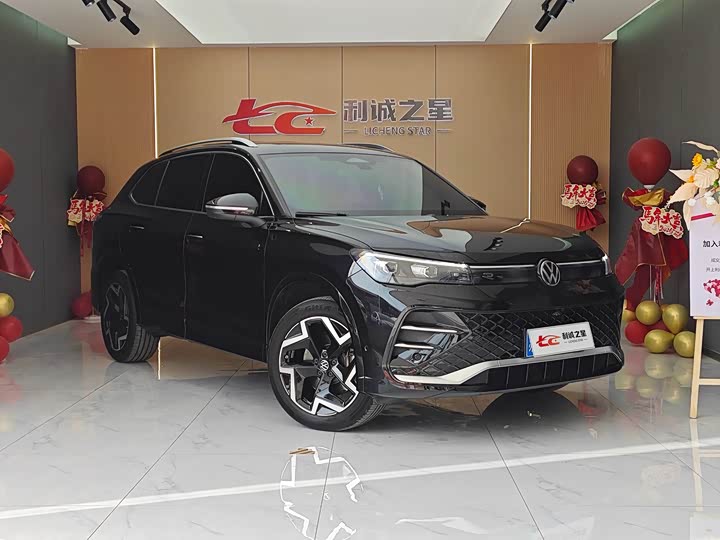 Фото 3 - Volkswagen Tiguan L Pro