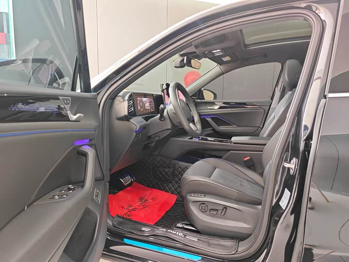 Фото 9 - Volkswagen Tiguan L Pro