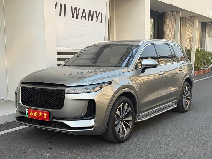 Фото 2 - LiXiang One