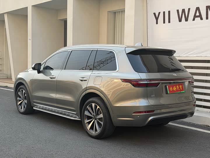 Фото 4 - LiXiang One