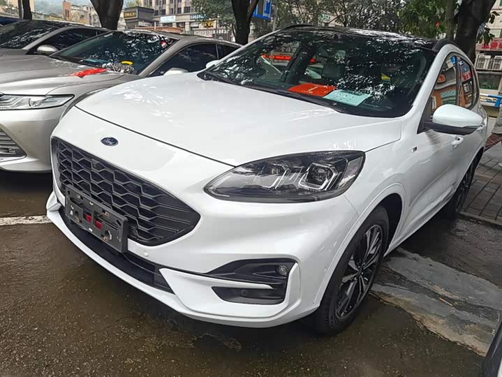 Фото 1 - Ford Escape