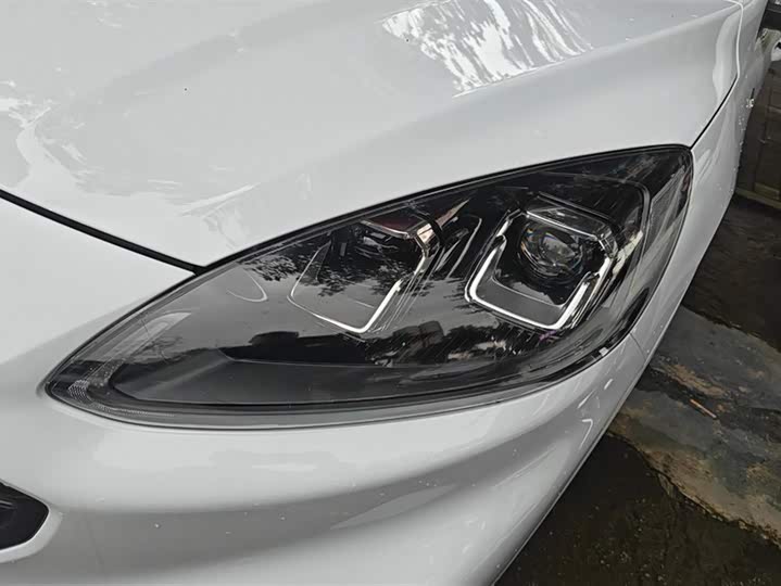 Фото 5 - Ford Escape