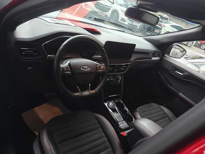 Фото 9 - Ford Escape