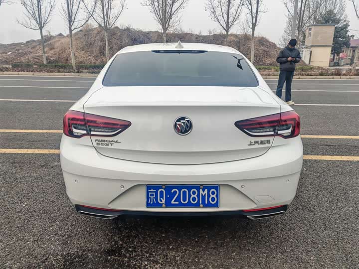 Фото 8 - Buick Regal