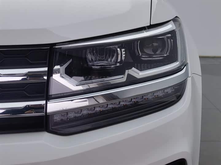 Фото 7 - Volkswagen Tharu