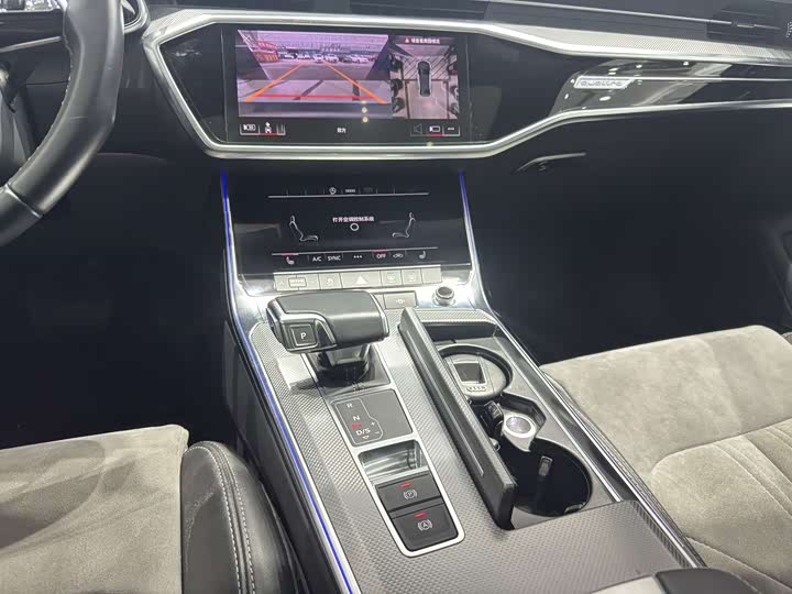 Фото 6 - Audi A6L