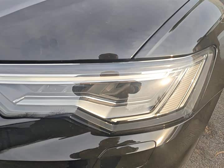 Фото 5 - Audi A6L