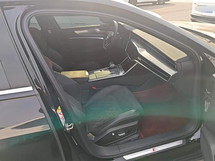 Фото 8 - Audi A6L