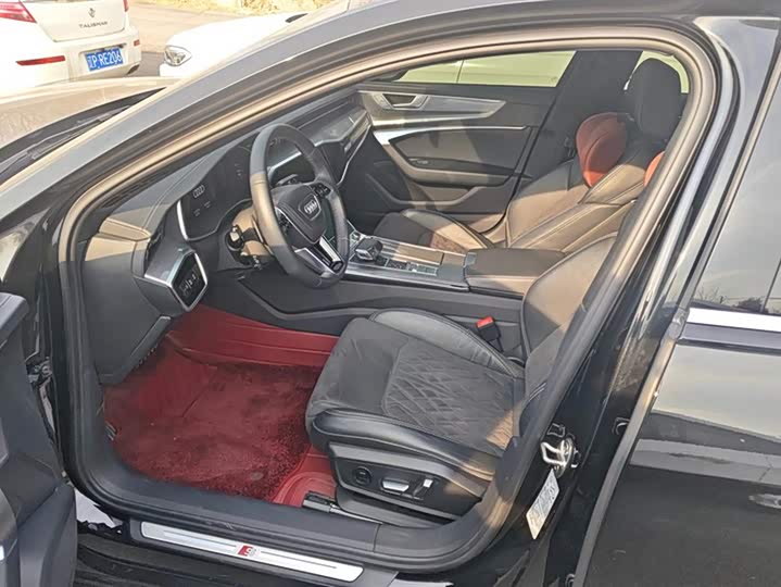 Фото 9 - Audi A6L