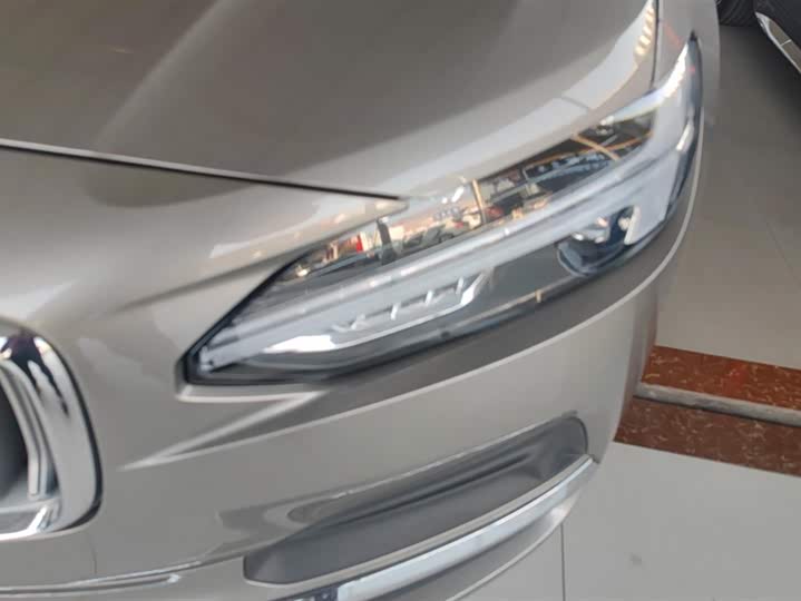 Фото 5 - Volvo S90