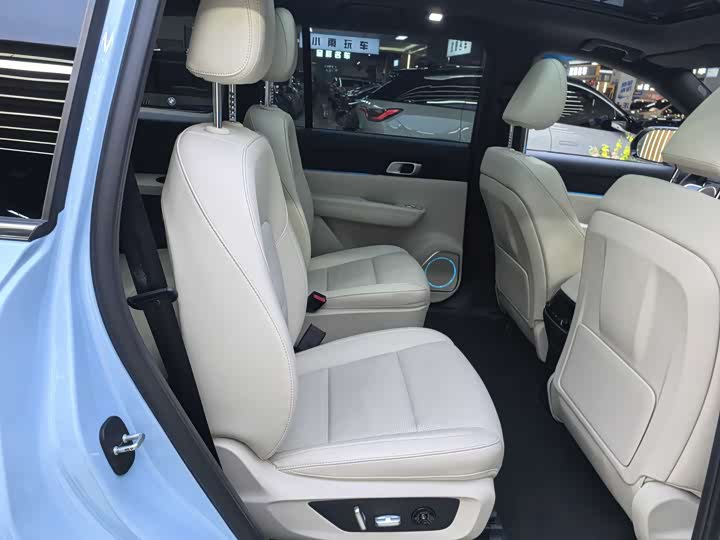 Фото 2 - LiXiang One