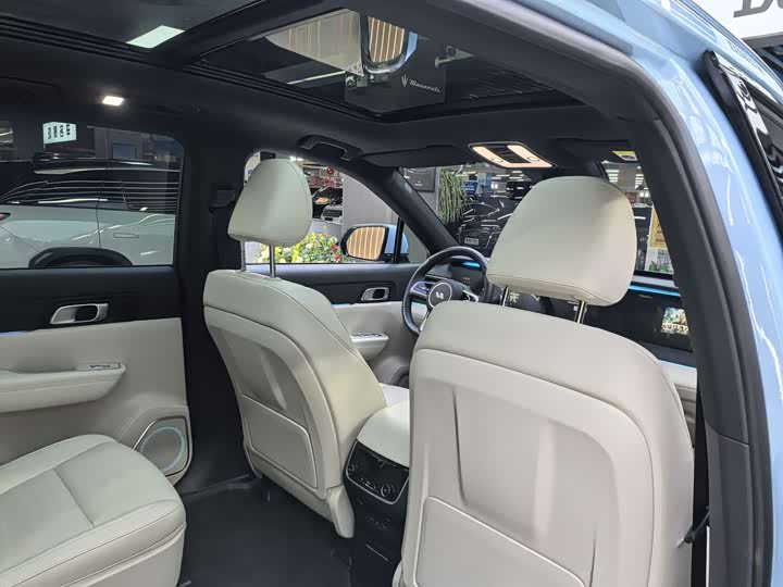 Фото 3 - LiXiang One