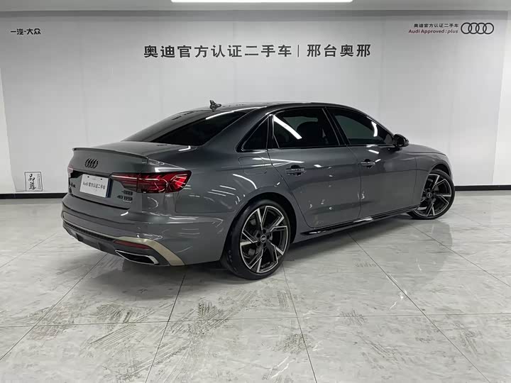 Фото 4 - Audi A4L