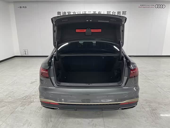 Фото 6 - Audi A4L